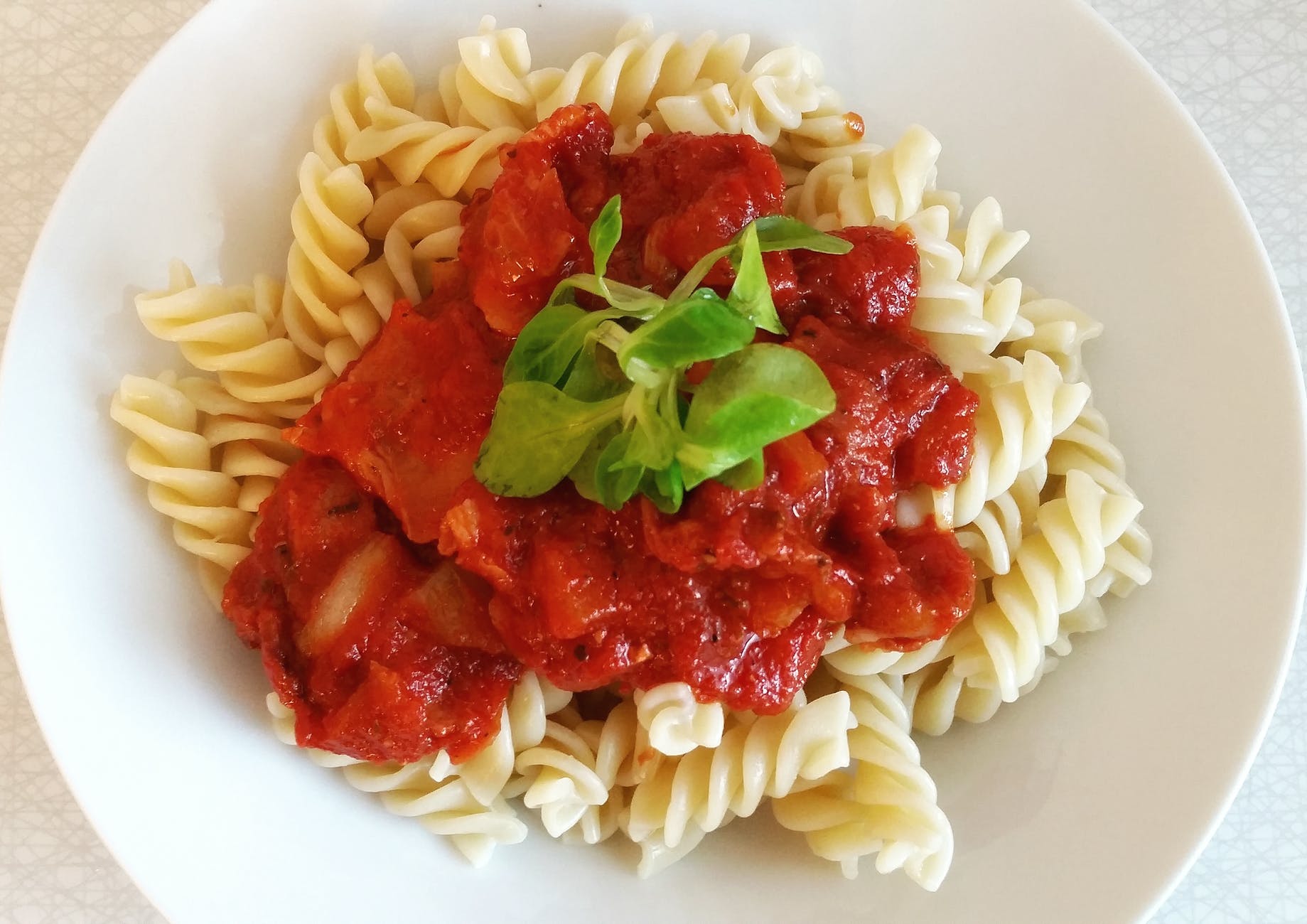 pasta noodles tomato sauce spirelli
